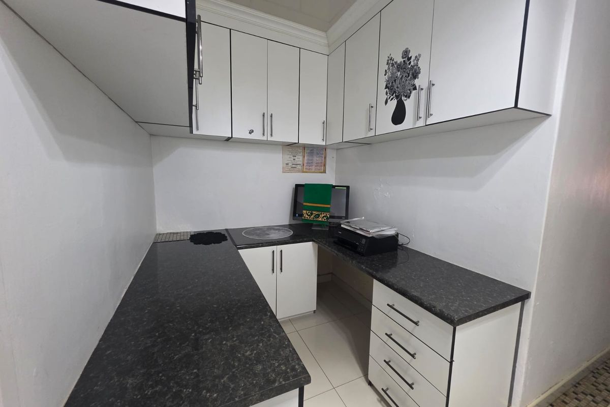 3 Bedroom home - Photo 2