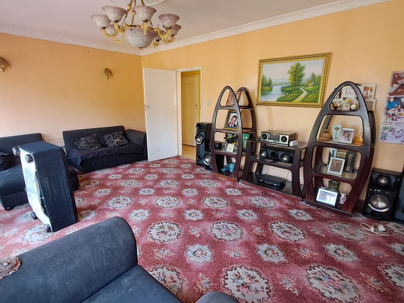 Generous Family Home Ready for Renovation & Revival - Photo 6