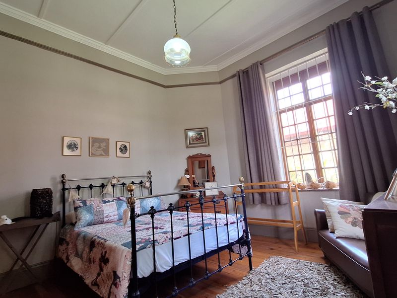 Spacious house for sale with wooden flat - Photo 10