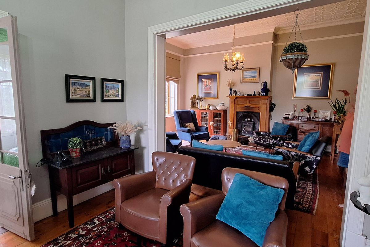 Spacious house for sale with wooden flat - Photo 5