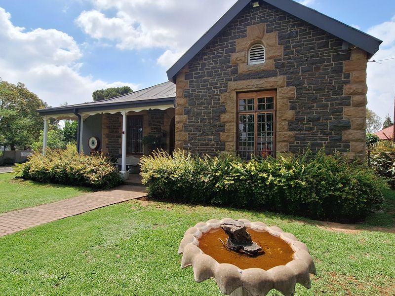 Spacious house for sale with wooden flat - Photo 2