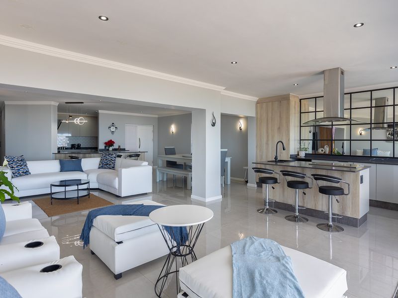 Exquisite Fully Furnished 4-Bedroom Residence in Simbithi Eco-Estate - Photo 8