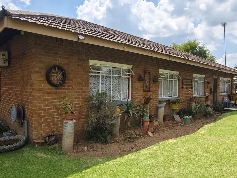 A dream location packed with Potential - Photo 2