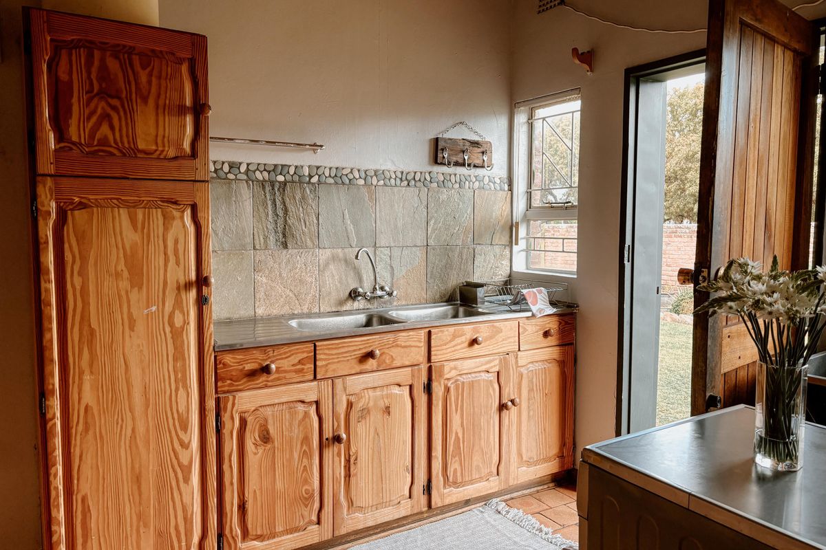 Stunning Family Home and Farm Style Retreat - Photo 5