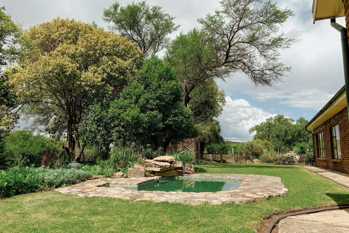 Stunning Family Home and Farm Style Retreat - Photo 2