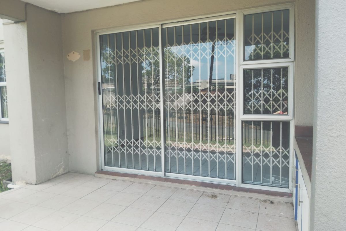 Cosmo living at its modern best for you - Photo 2