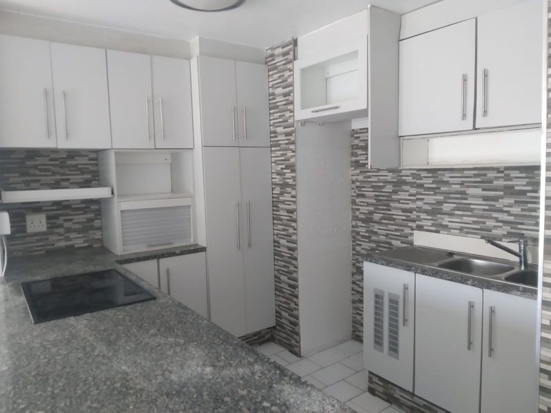 Cosmo living at its modern best for you - Photo 6