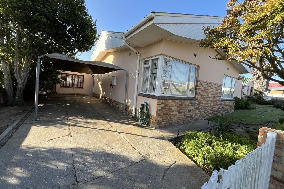 Lovely Home on Double Erf - Photo 5