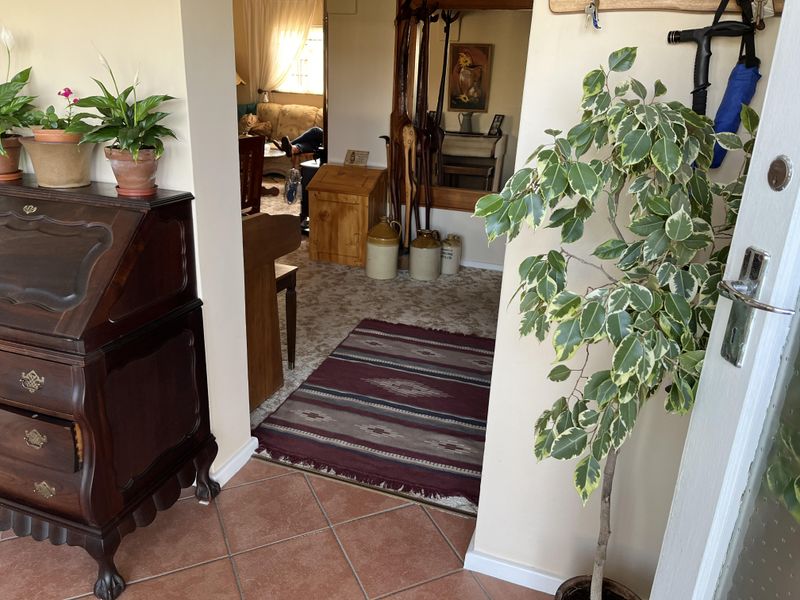 Lovely Home on Double Erf - Photo 8