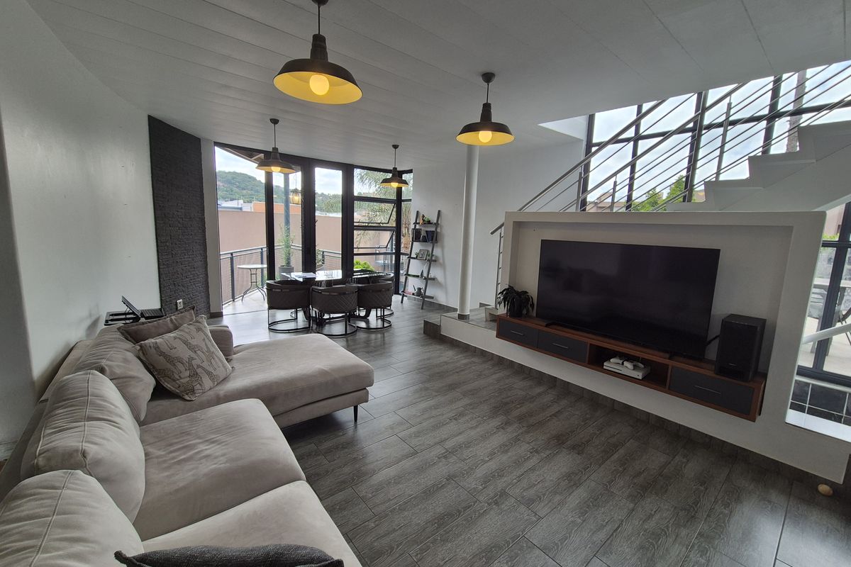 Architectural Masterpiece - Photo 3