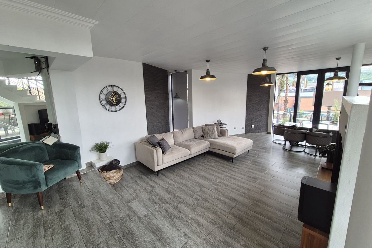 Architectural Masterpiece - Photo 4