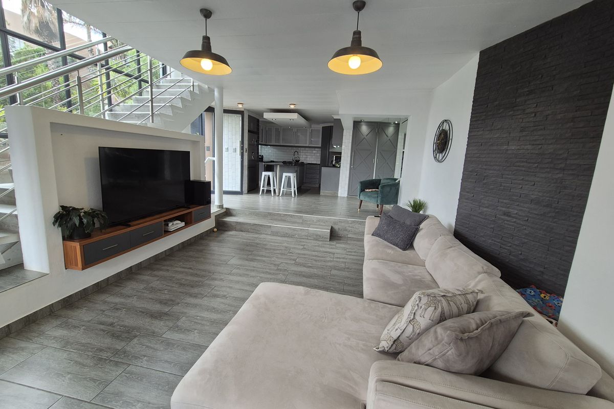 Architectural Masterpiece - Photo 5