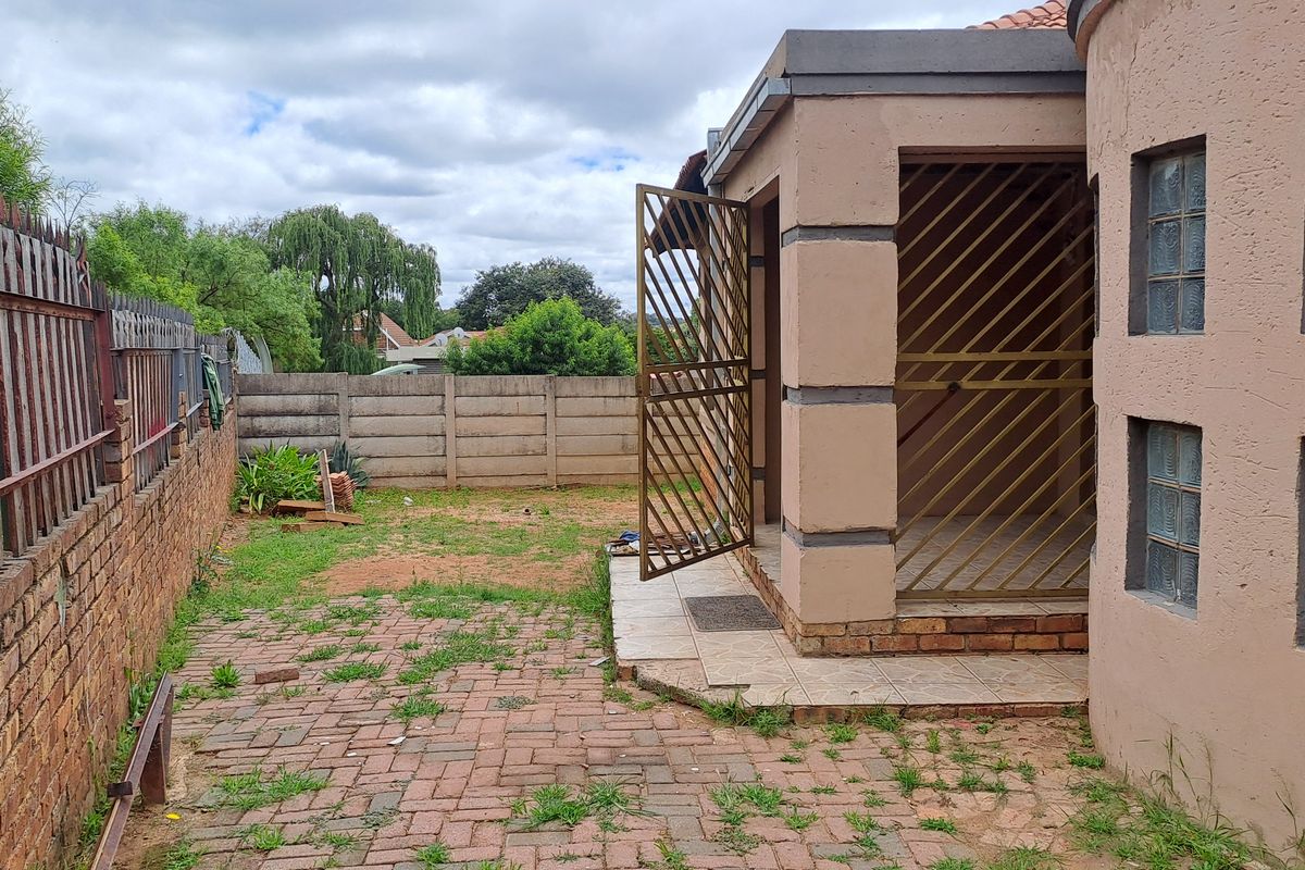 3 Bedroom house in Laversburg,Nigel,with Flatlet - Photo 2