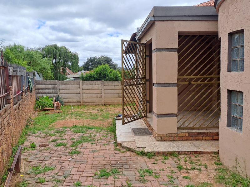 3 Bedroom house in Laversburg,Nigel,with Flatlet - Photo 2