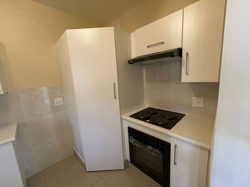 Stunning 2-bedroom apartment for sale in Vanderbijlpark CW 1 – modern living with great amenities! - Photo 5