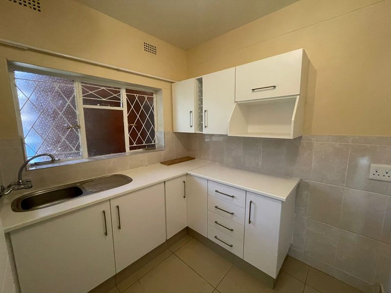 Stunning 2-bedroom apartment for sale in Vanderbijlpark CW 1 – modern living with great amenities! - Photo 4