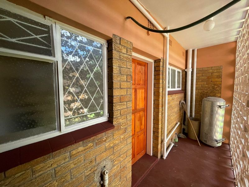 Stunning 2-bedroom apartment for sale in Vanderbijlpark CW 1 – modern living with great amenities! - Photo 2
