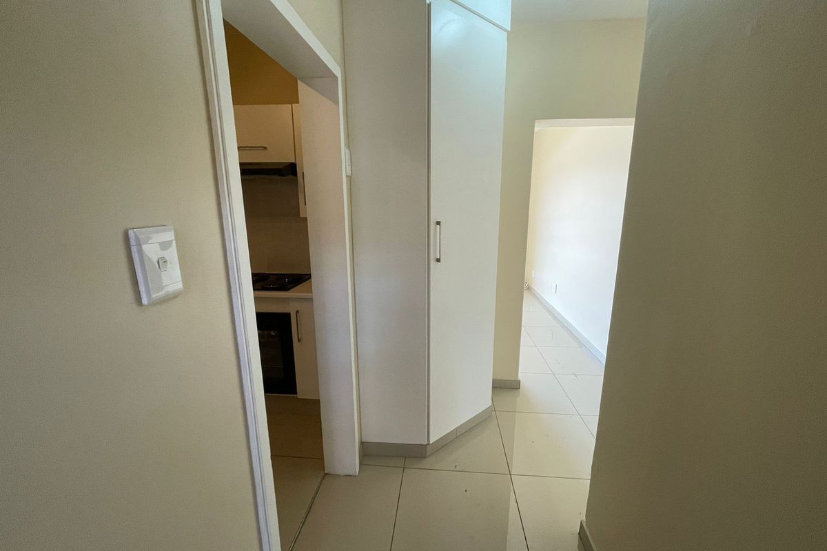 Stunning 2-bedroom apartment for sale in Vanderbijlpark CW 1 – modern living with great amenities! - Photo 3