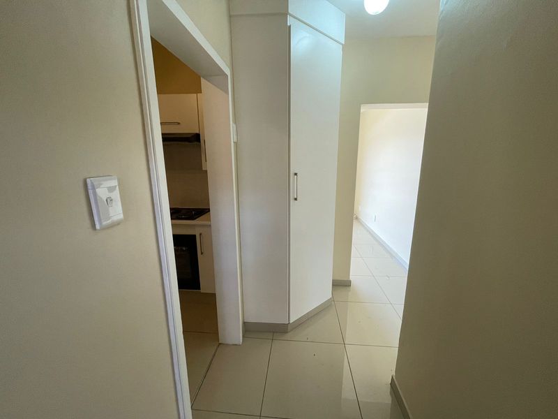 Stunning 2-bedroom apartment for sale in Vanderbijlpark CW 1 – modern living with great amenities! - Photo 3
