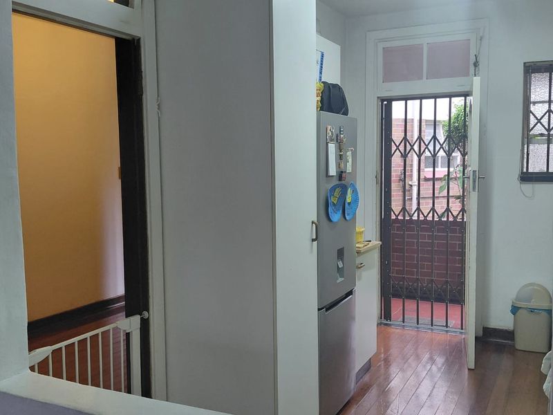 Charming Ground Floor Apartment with Garage in Sought-After Area - Photo 7