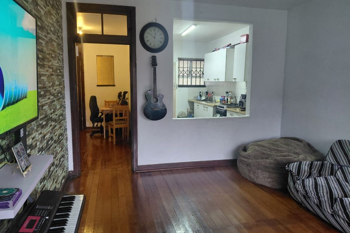 Charming Ground Floor Apartment with Garage in Sought-After Area - Photo 3