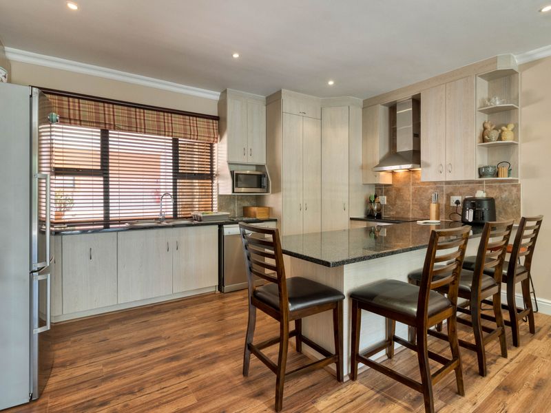 Prime Central Location Meets Resort-Style Living in Southey's Manor - Photo 5