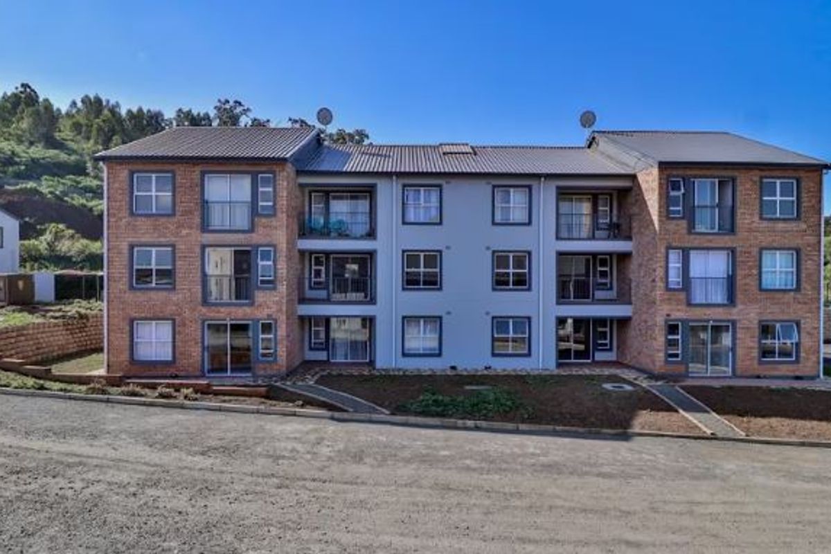 Chasedene - 2 Bedroom + Loft Area - Photo 3