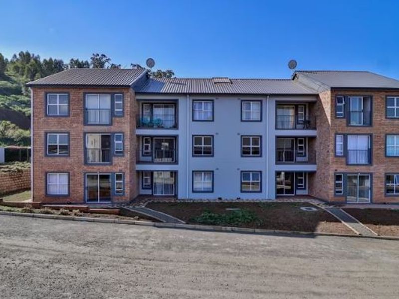 Chasedene - 2 Bedroom + Loft Area - Photo 3