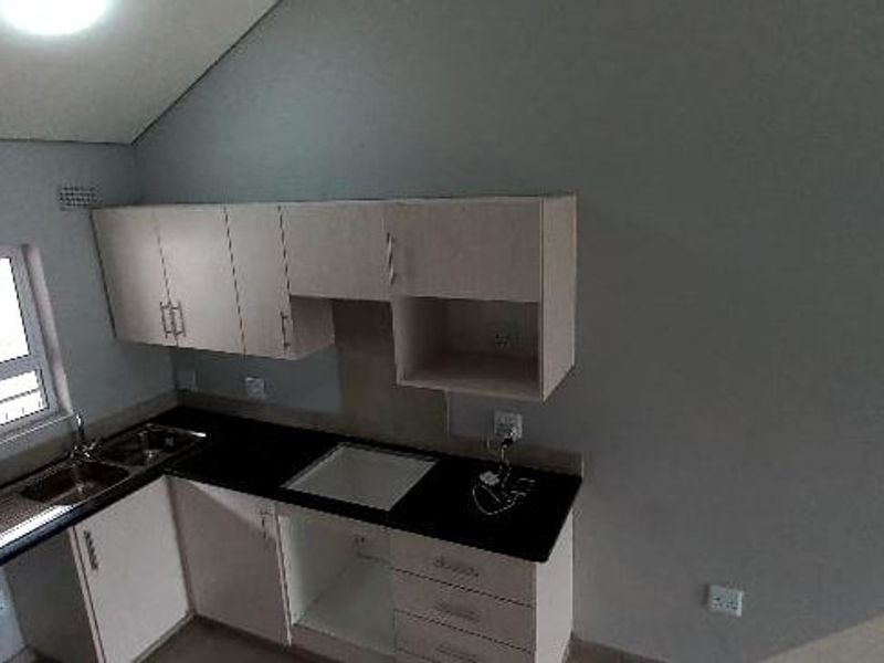 Chasedene - 2 Bedroom + Loft Area - Photo 7