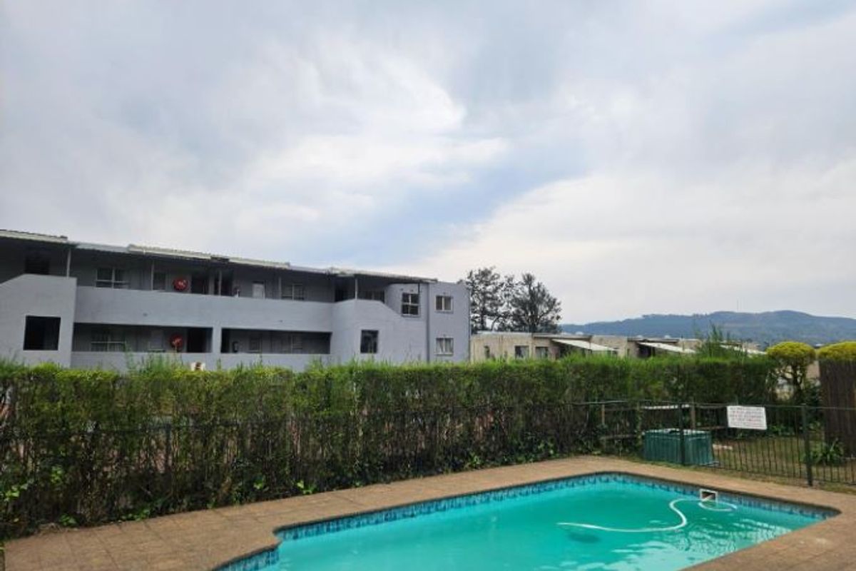 Chasedene - 2 Bedroom + Loft Area - Photo 2