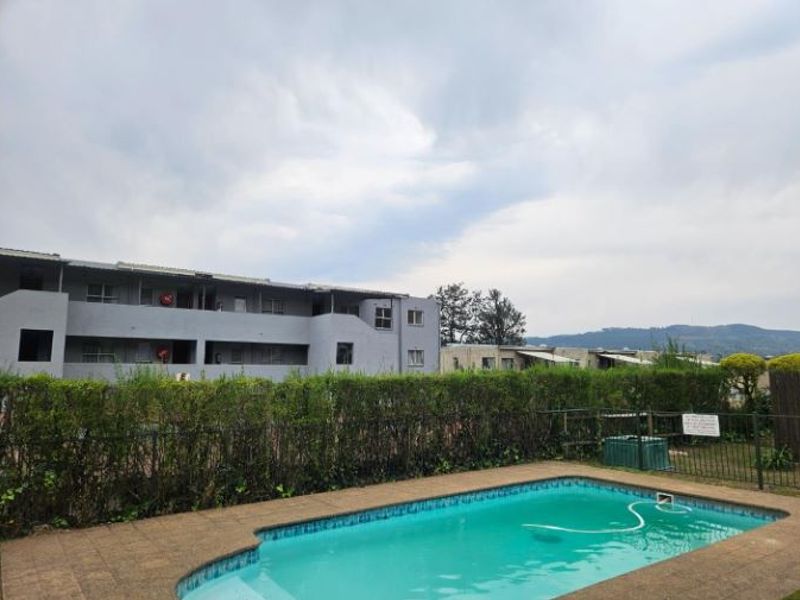 Chasedene - 2 Bedroom + Loft Area - Photo 2