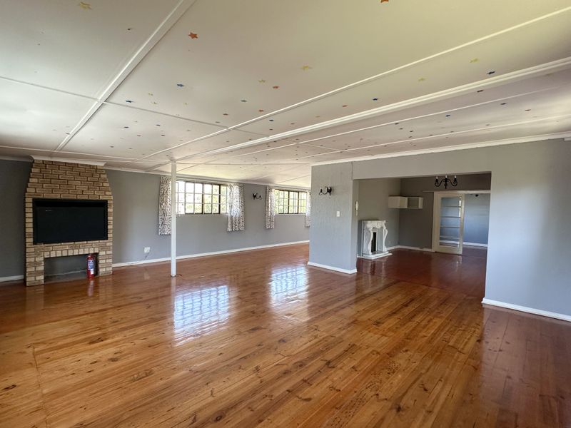 The Perfect Address For Work Or Home - Large, Well Maintained Property For Sale In Central, Mthatha - Photo 4