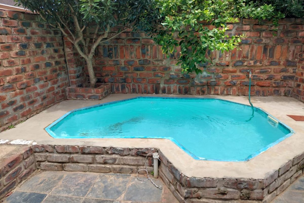 Spacious family home with a flat at Christmas Rock Shareblock - Photo 3