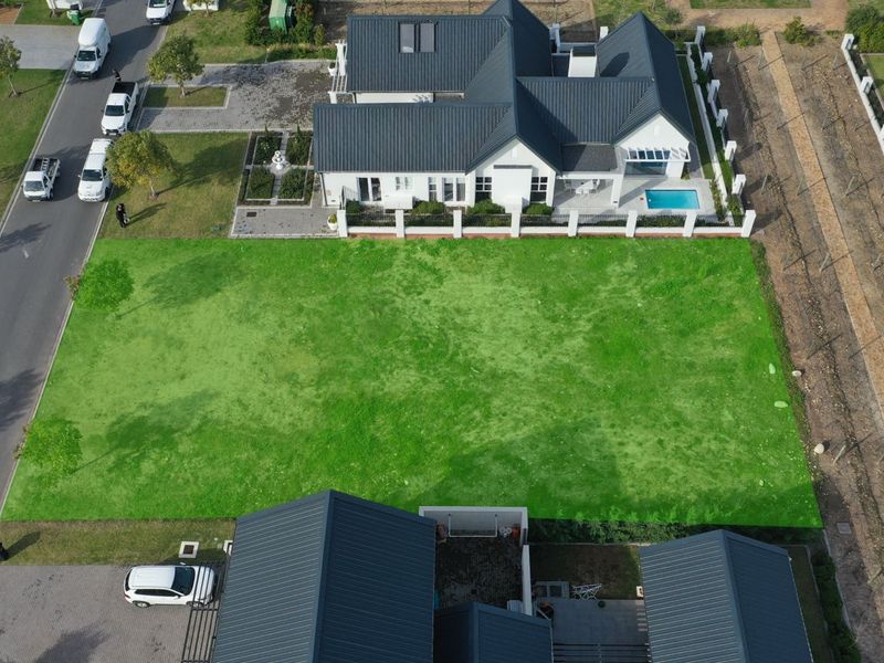 Be inspired by mountain views and vineyards. - Photo 2