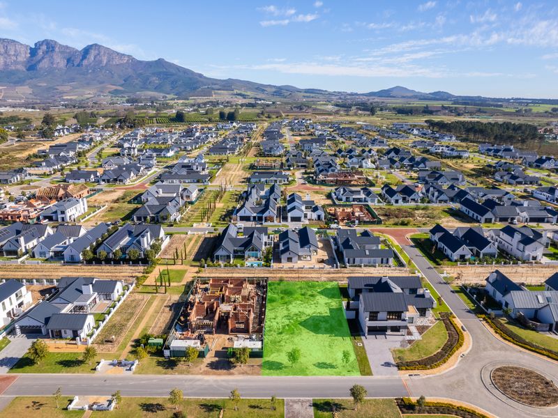 Be inspired by mountain views and vineyards. - Photo 10