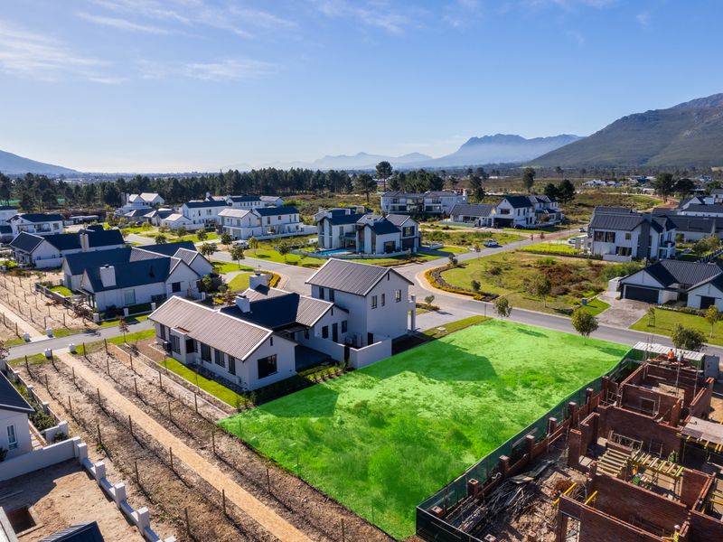 Be inspired by mountain views and vineyards. - Photo 7