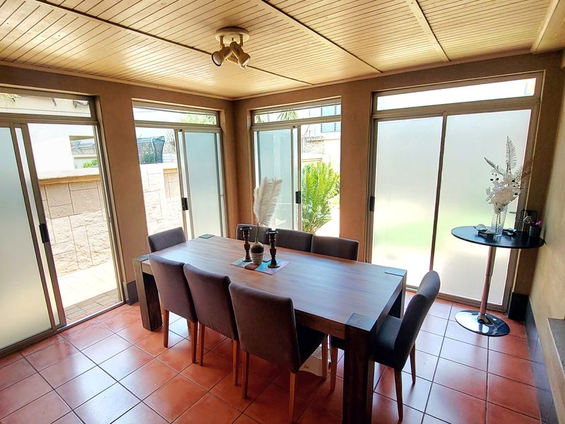 Lovely Home in sought after Estate ready to make yours! - Photo 4