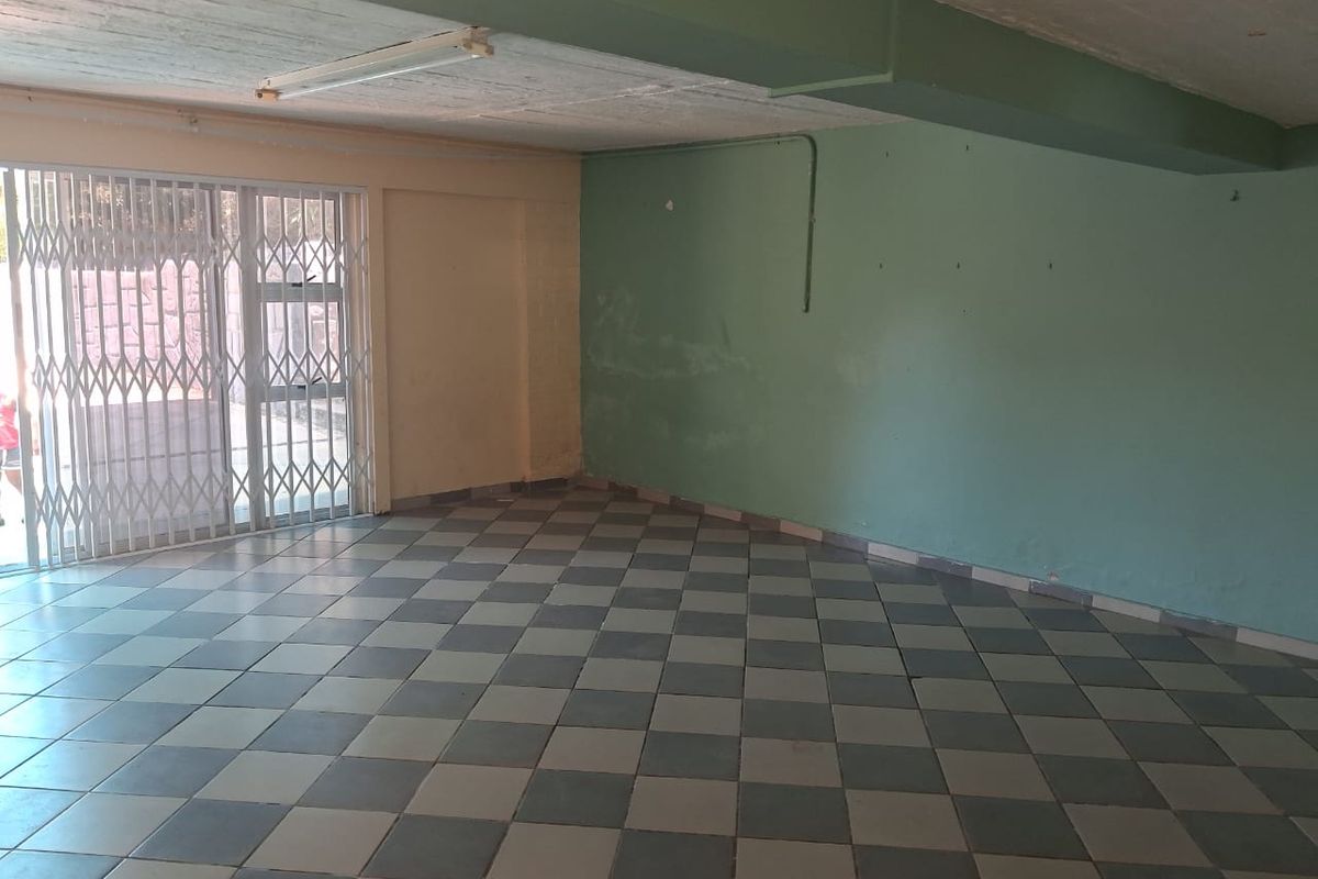 Spacious Poolside Flat in Summerpride – Shared property - Photo 4