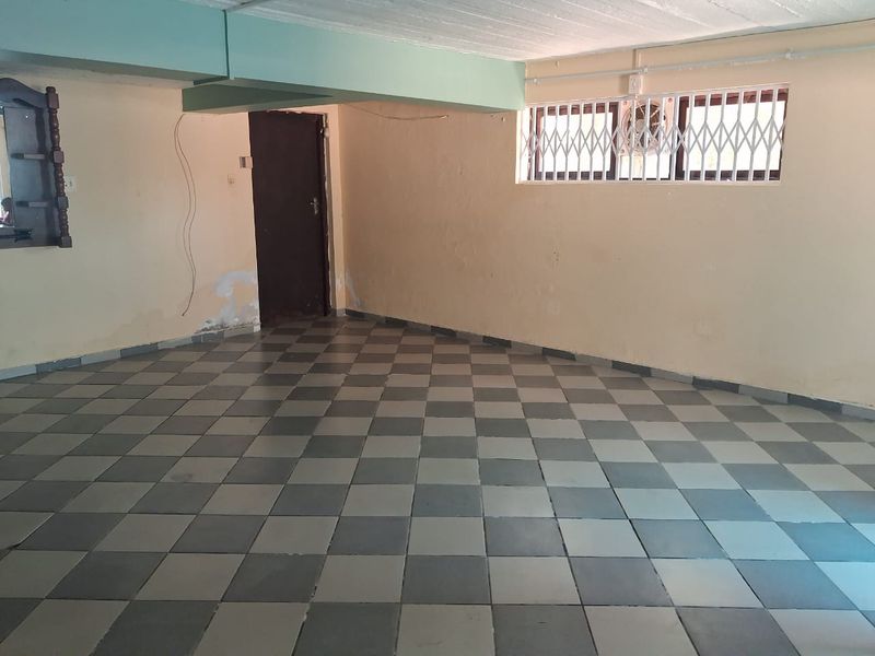 Spacious Poolside Flat in Summerpride – Shared property - Photo 6