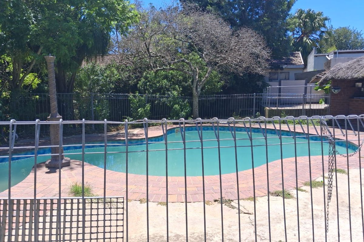 Spacious Poolside Flat in Summerpride – Shared property - Photo 2