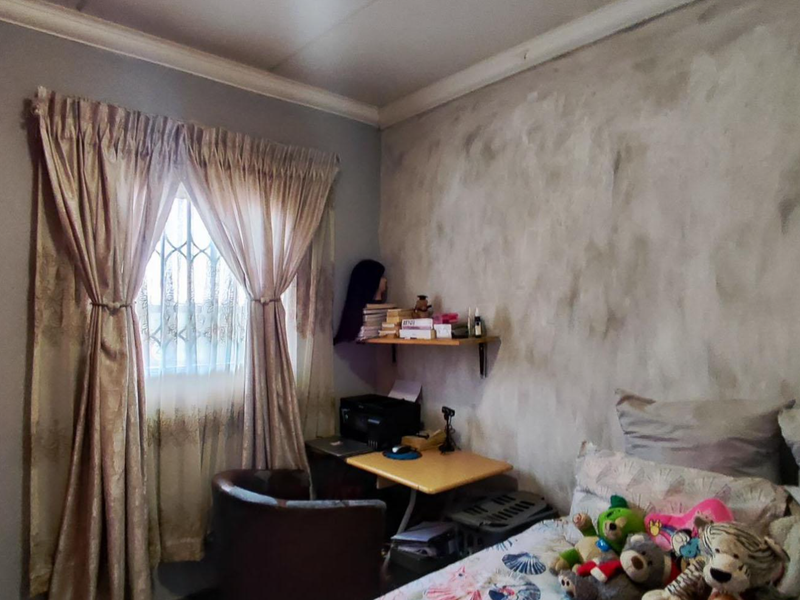 MAKE AN OFFER on this very well priced Ground floor unit - Photo 4