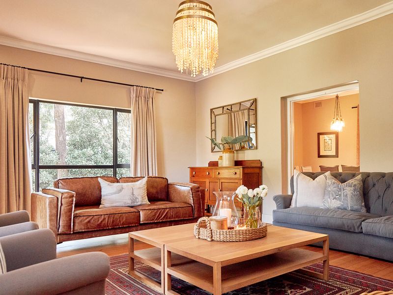 Executive Styled Family Residence in the Heart of Wembley - Photo 8