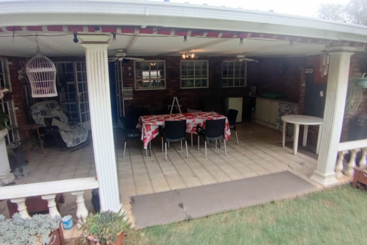 Spacious Low-Maintenance Family Home Near Homestead Dam - Photo 3