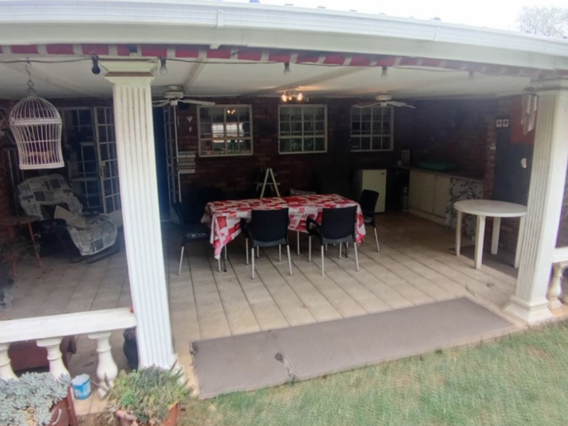 Spacious Low-Maintenance Family Home Near Homestead Dam - Photo 3