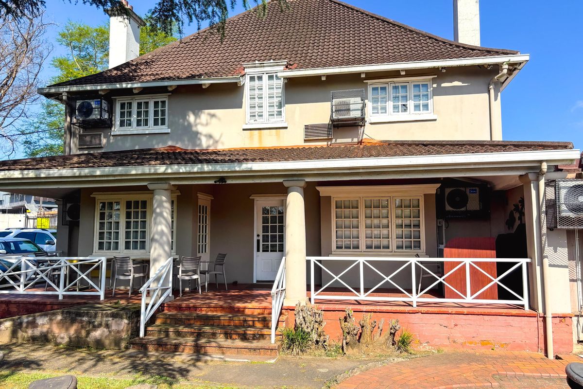 Twelve Bedroom Commercial Property for Sale - Photo 2