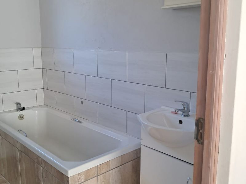 3 Bedroom House To Let - Photo 8