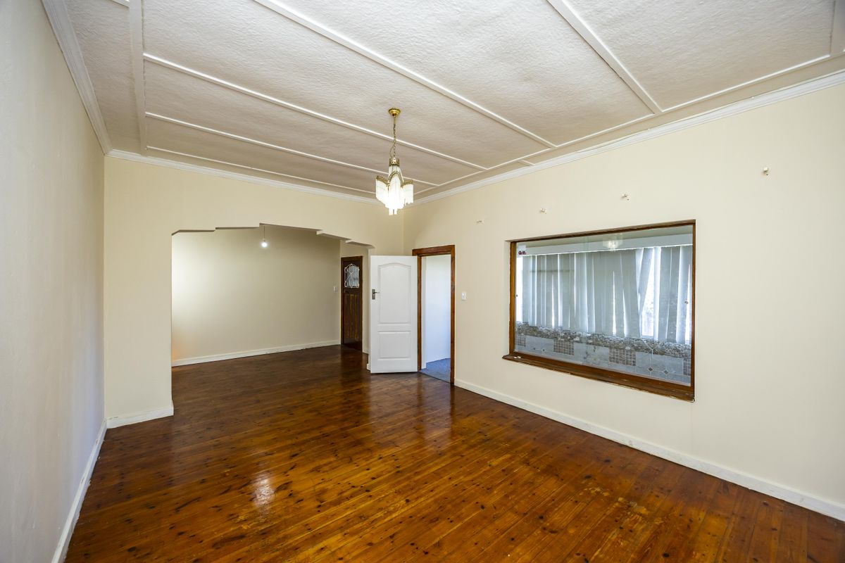 Spacious 3 Bedrooms- Ideal For Investors or Families - Photo 5