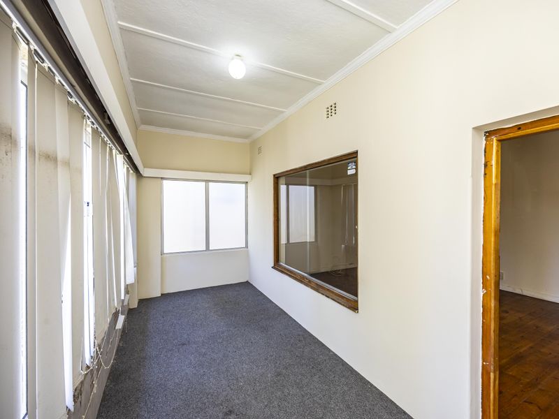 Spacious 3 Bedrooms- Ideal For Investors or Families - Photo 6