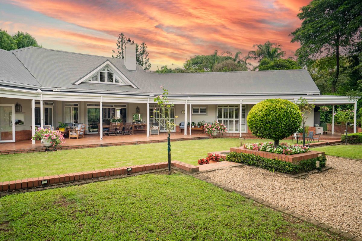 Prized Golf Ckurse Area Home in Estate - Photo 4