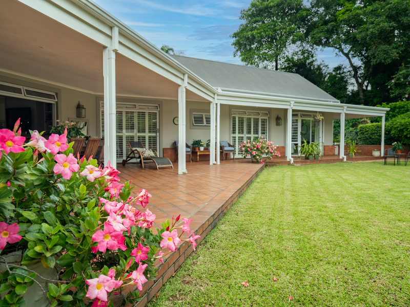 Prized Golf Ckurse Area Home in Estate - Photo 7